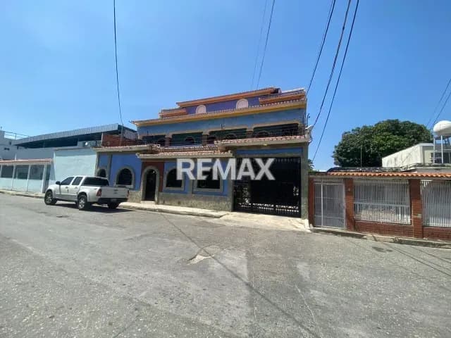 En Venta excelente Casa con Cuatro (4) Apartamentos en Cagua