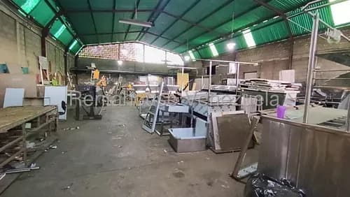En Venta, Galpón De 417 Mtrs2 A Una Cuadra De La Av. Libertador | Trifásica Y Mezzanina. Monica Carrasquel Asesor Inmobiliario