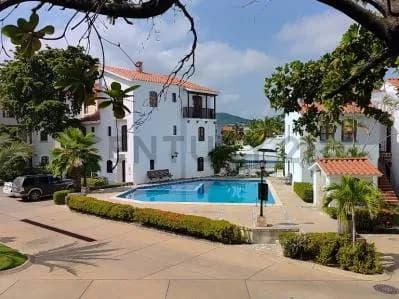 En venta Townhouse con muelle en Pueblo Viejo, Lecheria