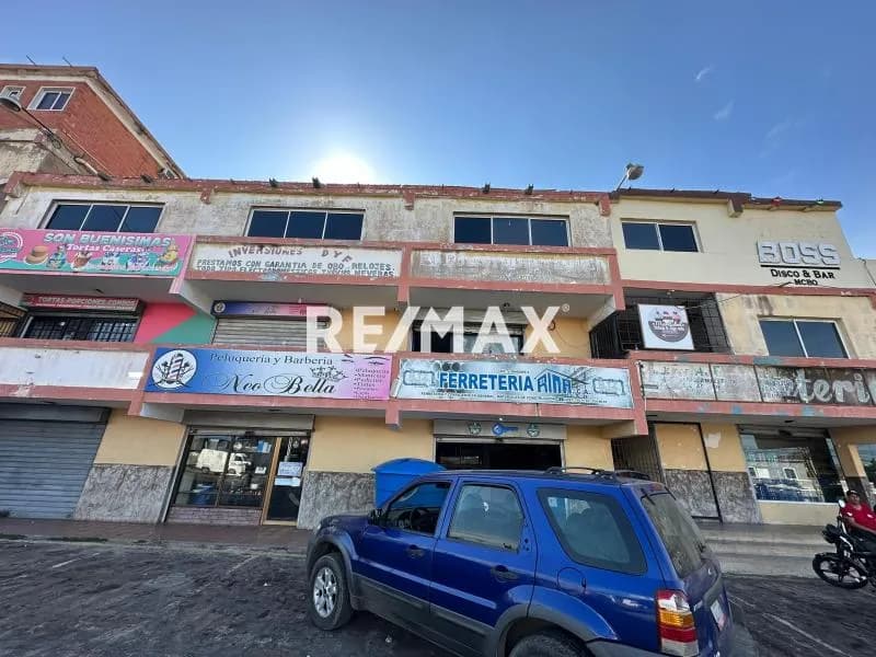 En venta local en Los Haticos