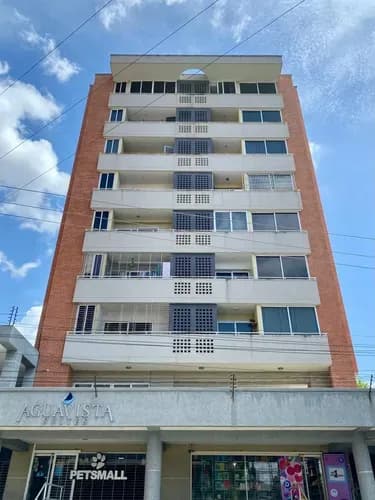 Hermoso Apartamento Semi-amoblado Con Baja De Precio, Pozo, Doble Puesto Techado Y Protección Eléctrica Total Urbanización Agua Blanca, Residencias Aguavista Suites M-ind