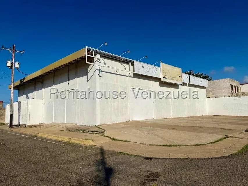 Comercial (Galpon - Deposito) en Alquiler en Centro, Falcon