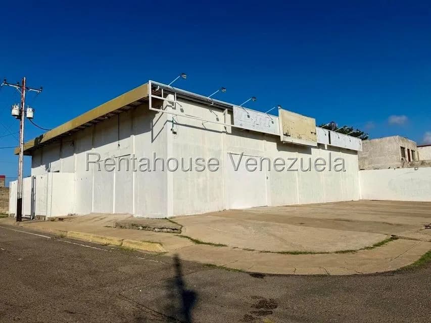 Comercial (Galpon - Deposito) en Alquiler en Centro, Falcon