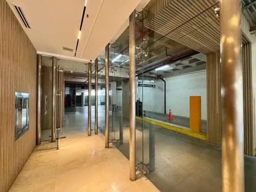 (#1298) Oficinas En Las Mercedes De 204 M2