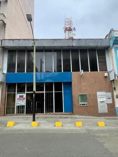 Av. Bermudez Los Teques. 472 M2.