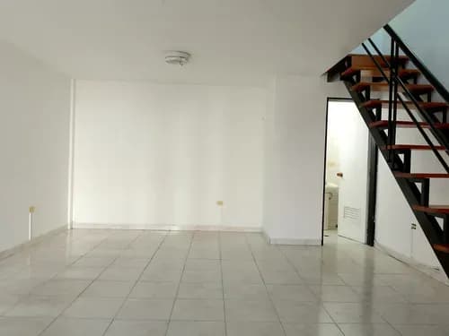 Local En Venta Acacias San Cristobal Tachira Financiado Financiamie2 Baños Amplio Salón Comercial Con Baño Y Escaleras De Acceso Excelente Ubicación Aires Acondicionados (2), Luz Y Cantv Operativos