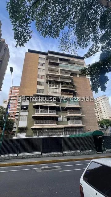 Apartamento (1 Nivel) en Alquiler en Los Palos Grandes, Distrito Metropolitano