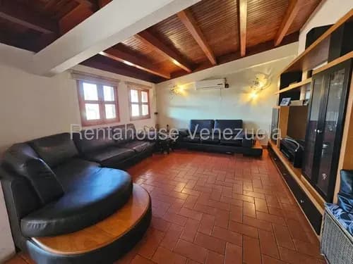 Casa En Venta En El Marques 26-15397