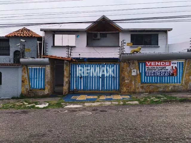 SE VENDE CASA EN URBANIZACION COROMOTO