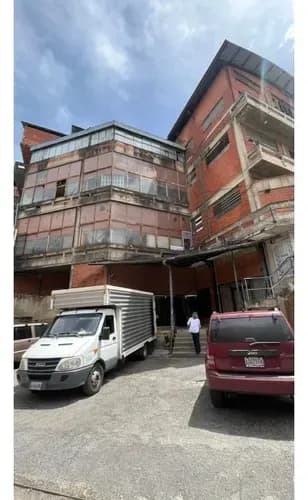 Alquilo Local Industrial 1000m2 La Yaguara 6010