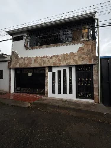 Casa Dos Niveles En Palo Gordo, Sector La Trinidad