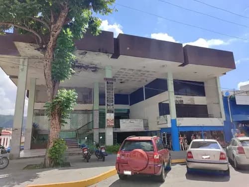 Luis V Ofrece En Venta Local Comercial Ubicado En El Municipio Catedral A Una Cuadra De La Plaza Bolívar Valencia Estado Carabobo