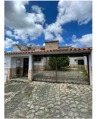 Se Vende Cómoda Casa En Caurimare - Caracas. Ia