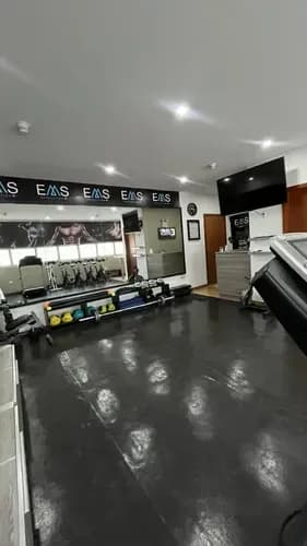 Johana Lazaro Vende Fondo De Comercio De Gimnasio En La Cc Concepto La Viña Ems Revolutions Vzla **solo Clientes**