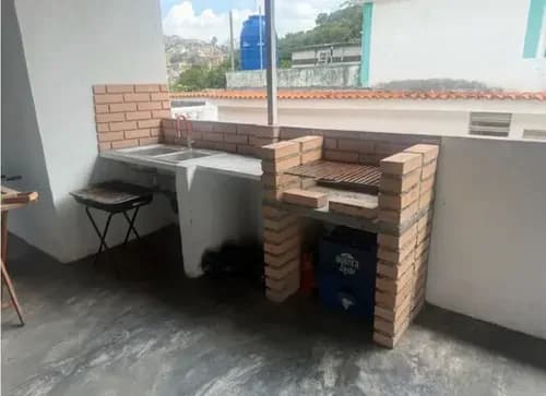 Venta ( Cliente Directo). Casa 3 Niveles Apareada Bifamiliar. Tiene 4 Hab + 6 Baños + 2 P/estacionamiento. El Llanito. Calle Privada Con Garita De Vigilancia. Milthonhouse53