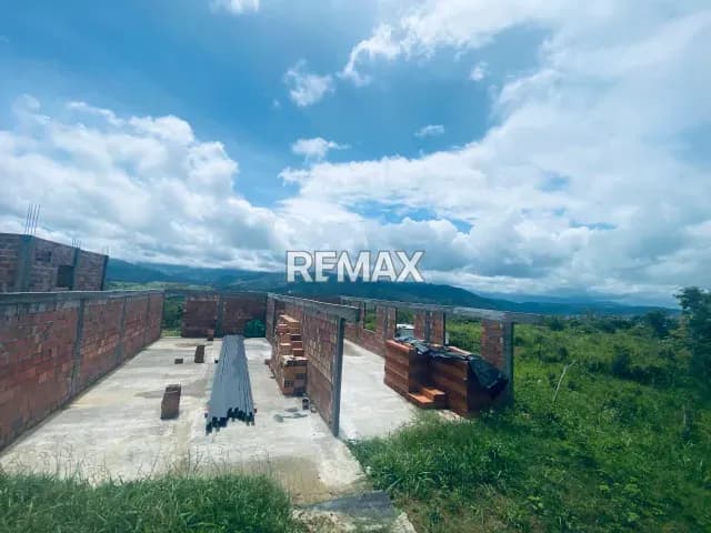 EN VENTA TERRENOS ubicados en Rubio, Estado Táchira! Excelente Oportunidad! Municipio Junin, sector La Quiracha parte Alta. DISPONIBLES 150