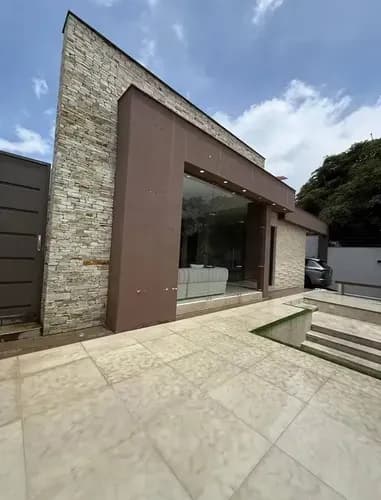 Casa Totalmente Remodelada Y Amoblada En Trigal Norte Valencia Con Planta 100 Cj