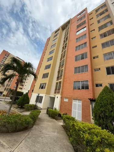 Andrews Matheus Inzitu Realtors Vende Apto Semi Amoblado Res Doral Country Urb El Rincon Naguanagua Carabobo