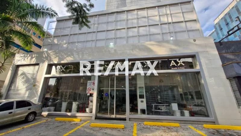 Se vende local comercial en Las Mercedes