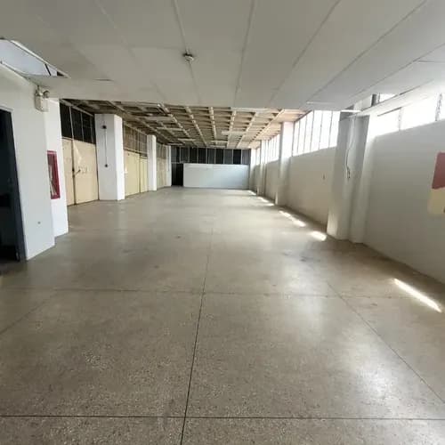 Piso Industrial Y/o Local Comercial En Alquiler Lm26-1147