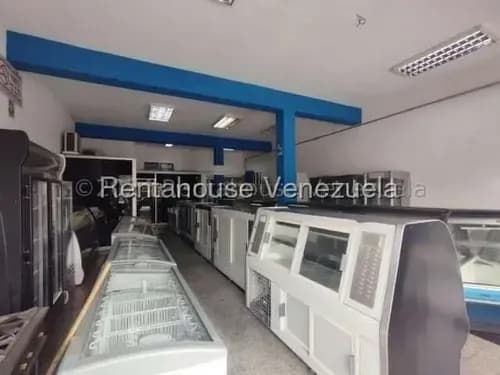 Daniela Linarez Alquila Excelente Local De 139 M2 Con 3 Oficinas, 2 Baños, Ubicado En Transitada Avenida Del Centro-oeste De Barquisimeto