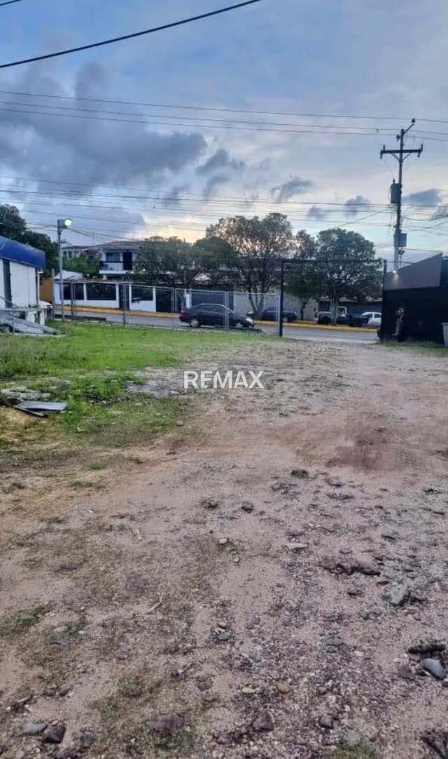 Terreno en la Av España