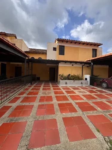 Excelente Town House En Venta Obra Blanca Tazajal Naguanagua