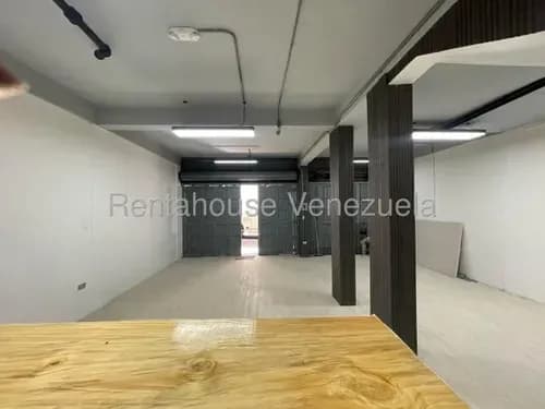 Jg Cod Flex 26-14291 Se Alquila Estupendo Céntrico Y Remodelado Local De 80 Mts En El Silencio Negociable