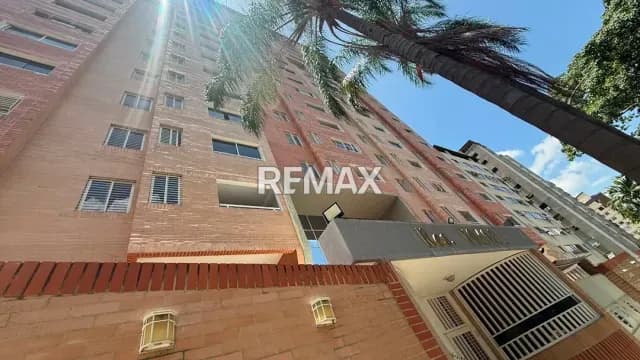 EN VENTA! Espacioso apartamento en La Trigaleña Alta – Res. Yokore