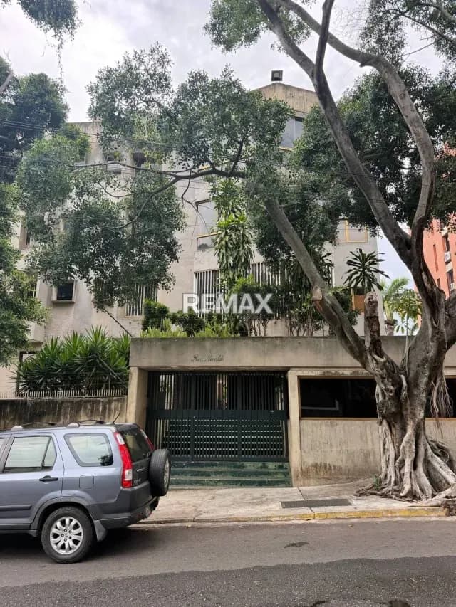 Edificio residencial mas lote de terreno