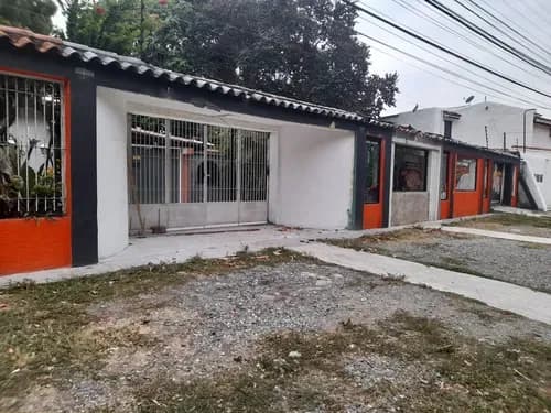Alquiler Local Comercial Urbanización La Floresta Maracay Estado Aragua Ideal Para Servicios De Restaurant Clima Agradable Cerca Del Parque Henry Pitier.