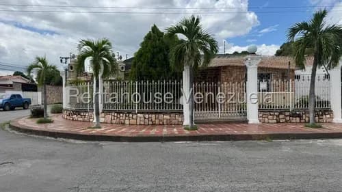 Con Planta Electrica Casa En Venta En La Urb. Privada Fundacion Mendoza Mm 26-395