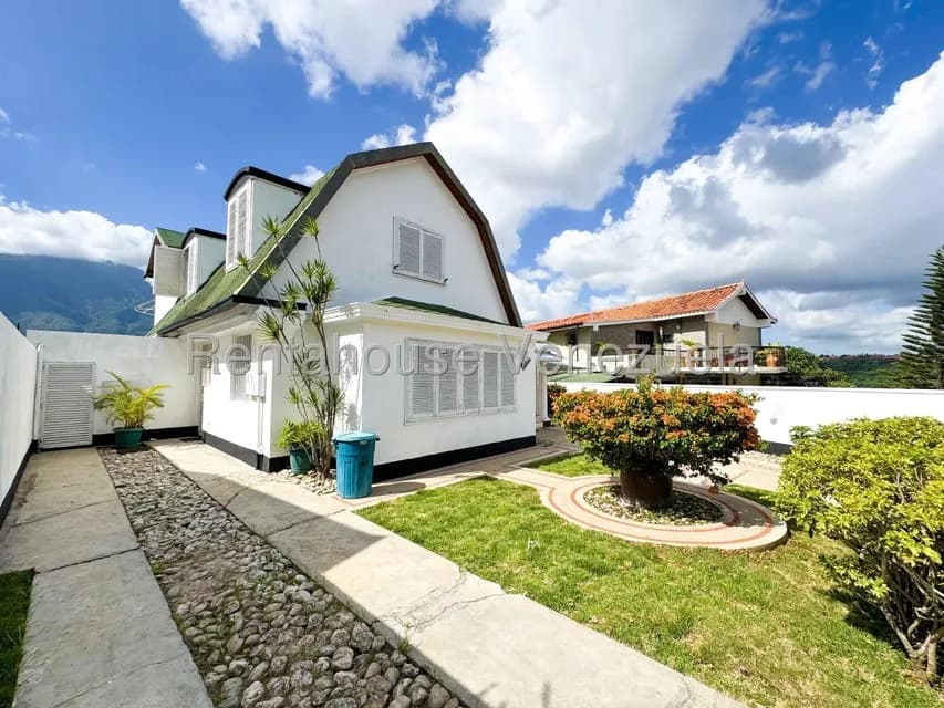 Casa (Duplex) en Venta en San Luis, Distrito Metropolitano