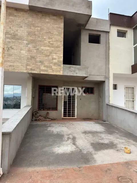 Casa en venta en Obra Gris urbanización Cantarrana Suite N09