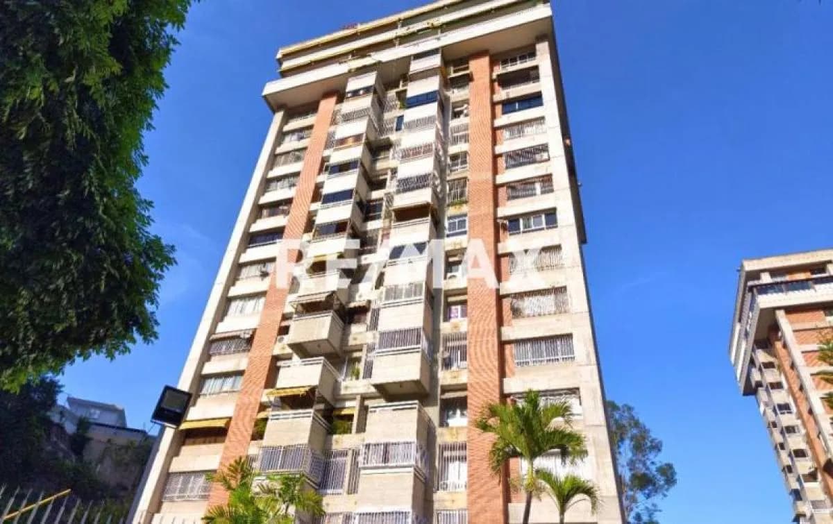 Apartamento en Venta Urb El Cafetal, 127MT2,4H,3B,1E. 25-71