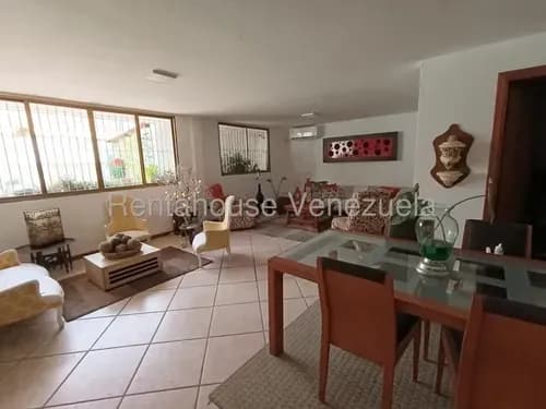 Casa En Venta En Los Chorros Con Terraza Techada E Iluminados Espacios 26-20595