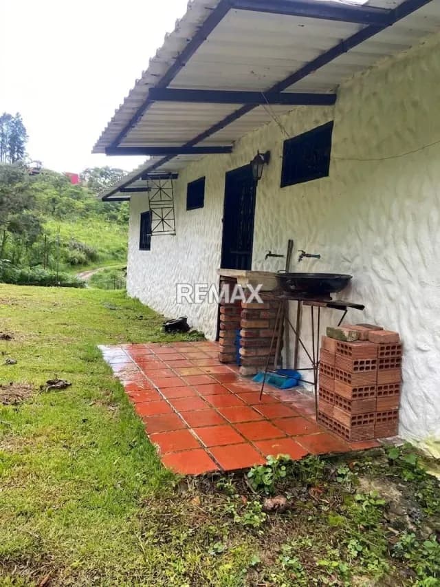 EN VENTA CASA DE CAMPO UBICADA EN LOMA DE PANAGA