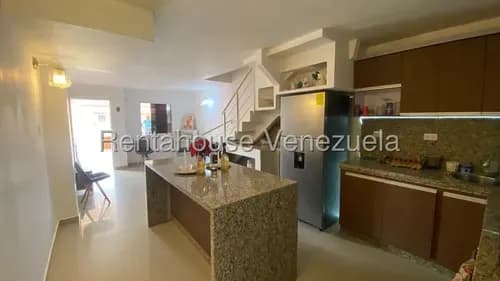 Exclusivo Townhouse De 4 Niveles Con Diseño Moderno. Confort Y Autonomía Total Gracias A Su Doble Sistema De Almacenamiento De Agua: Tanque Subterráneo De 30,000 Litros Y Aéreo De 1,500 Litros.