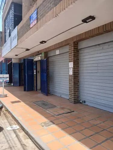 Local En Alquiler 300 M² Av, Universidad, Cerca De La Av. 190 , Naguanagua Carabobo
