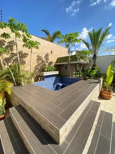 Hermosa Casa Con Sótano Y Moderna Piscina En Altos De Guataparo