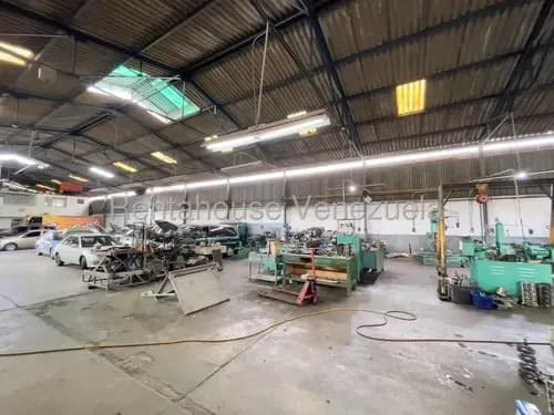 Galpón En Venta En Boleita Sur Con Amplio Metraje Ubicado En Calle Ciega Que Favorece Al Control De Acceso Y Seguridad