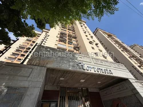 Moderno Apartamento En Venta Urb. El Centro 26-19417 Jcm