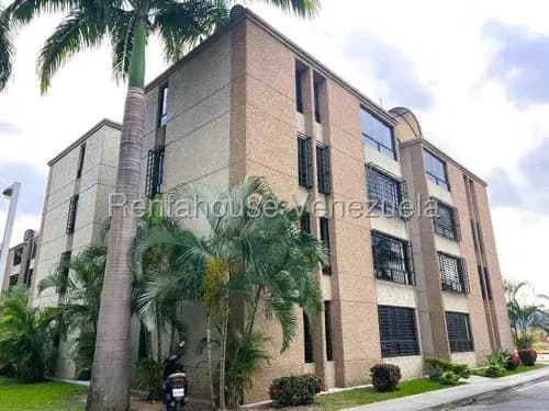 Jip 26-15308. Rentahouse Vende Apartamento De 65 Mts2, 3 Hab, 2 Baños, 1 P/e, Piscina, Areas Verdes, Caney Y Vigilancia Privada. Urb Palma Real. La Victoria