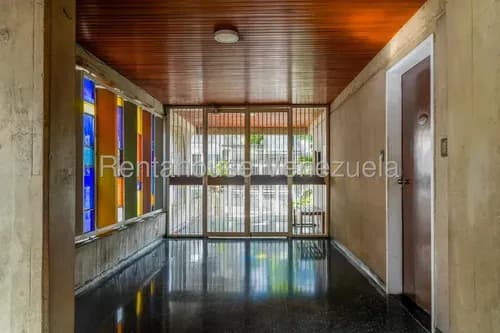 Edificio En Venta En Las Mercedes, Caracas 26-5564 Yf