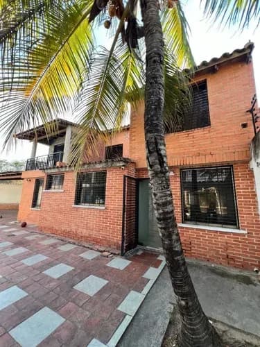 Casa En Venta De Esquina A Remodelar Urb Las Majaguas San Diego Jc-lp
