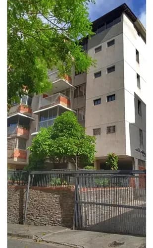 Apartamento En Venta Remodelado En Cumbres De Curumo Baruta Caracas