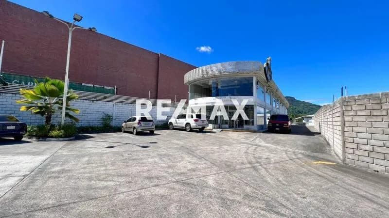 En venta Propiedad comercial en la Avenida Rotaria
