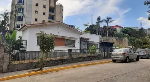 Las Palmas Amplia Casa En Venta Con Muy Buena Ubicación