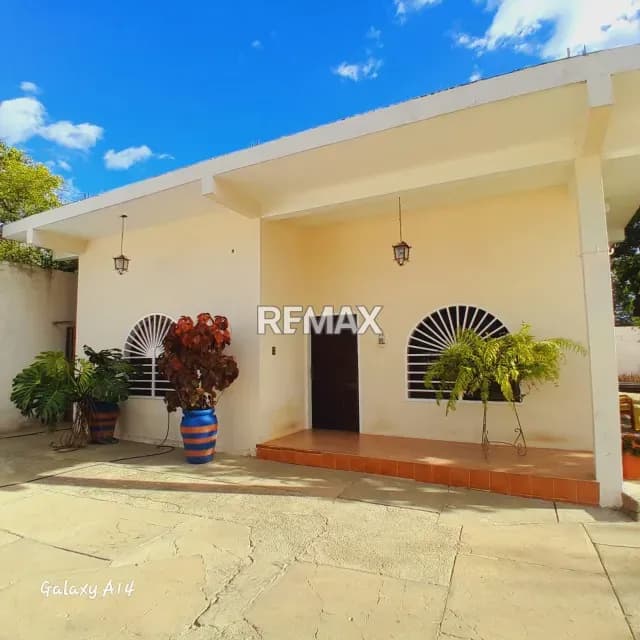 EN VENTA CASA DE UN NIVEL UBICADA EN CARORA