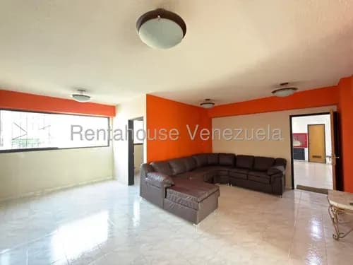 Bello Apartamento En Venta En Urbanización Parque Aragua Maracay Dos Apartamento En Uno Con 160 Mtrs2 5 Habitaciones 3 Baños Nela 26-16529